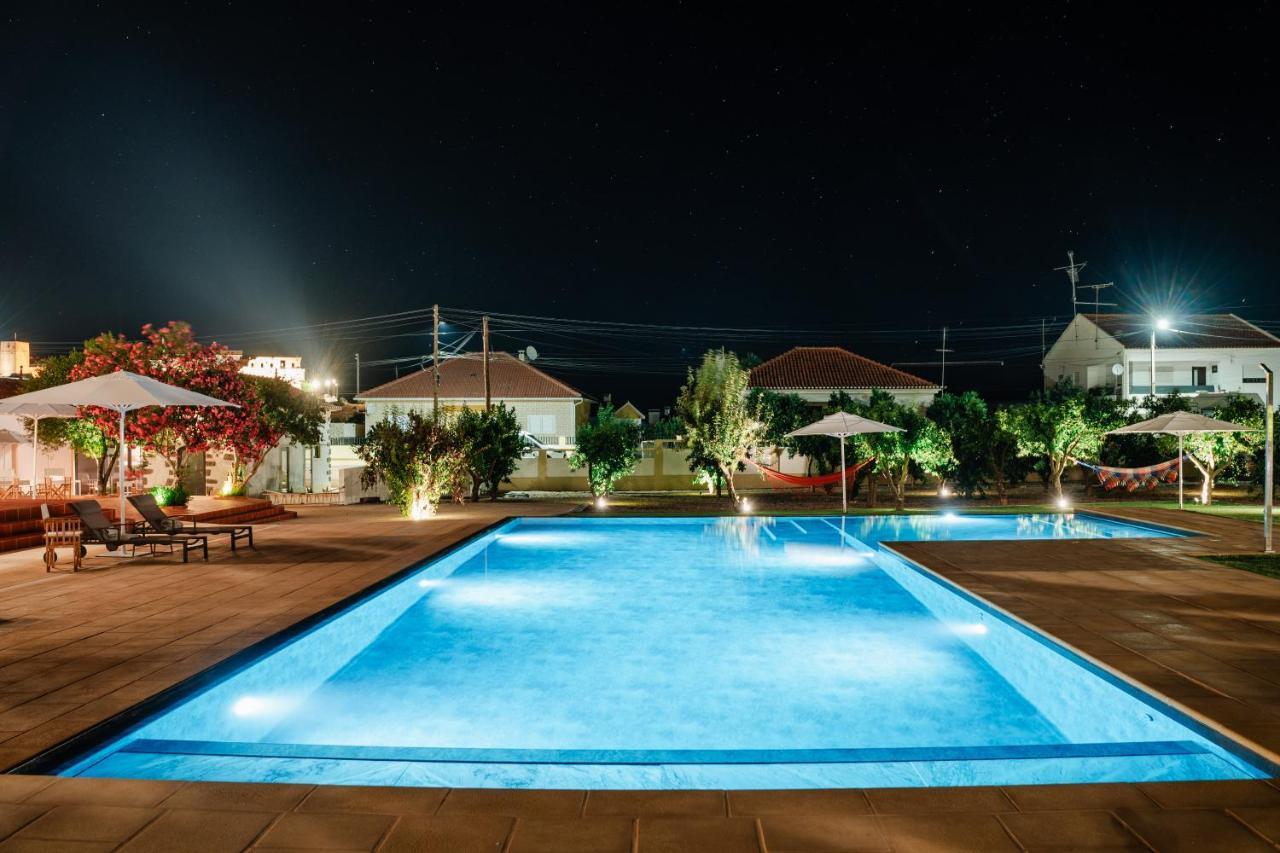 Villa Dos R'S Avis Exterior photo